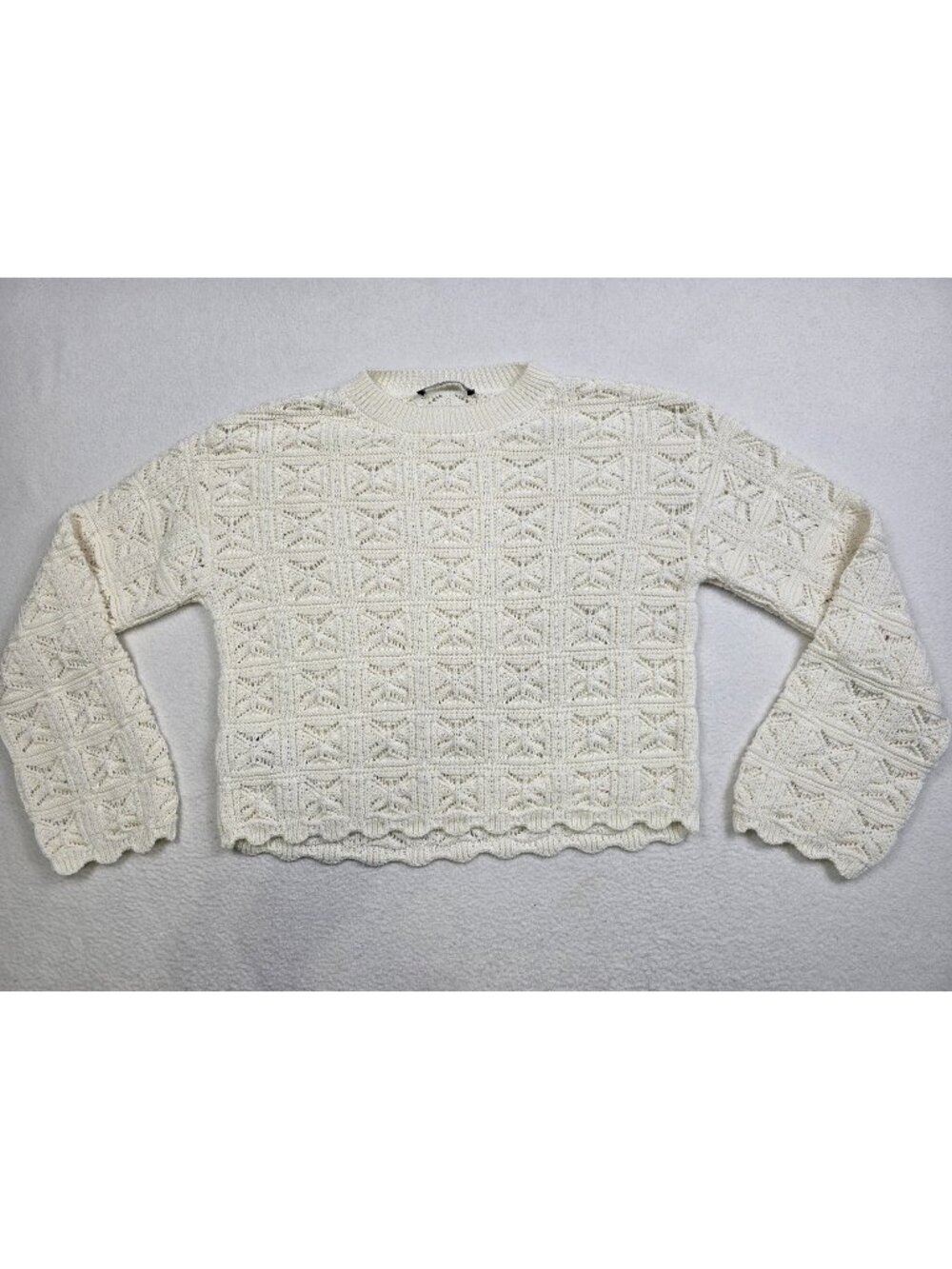 MNG Medium Knit Cropped Boxy Sweater White Long Sleeve Romantic